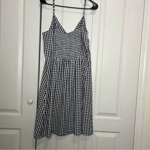 Navy Blue and White Gingham Dress - Picture 6 of 6